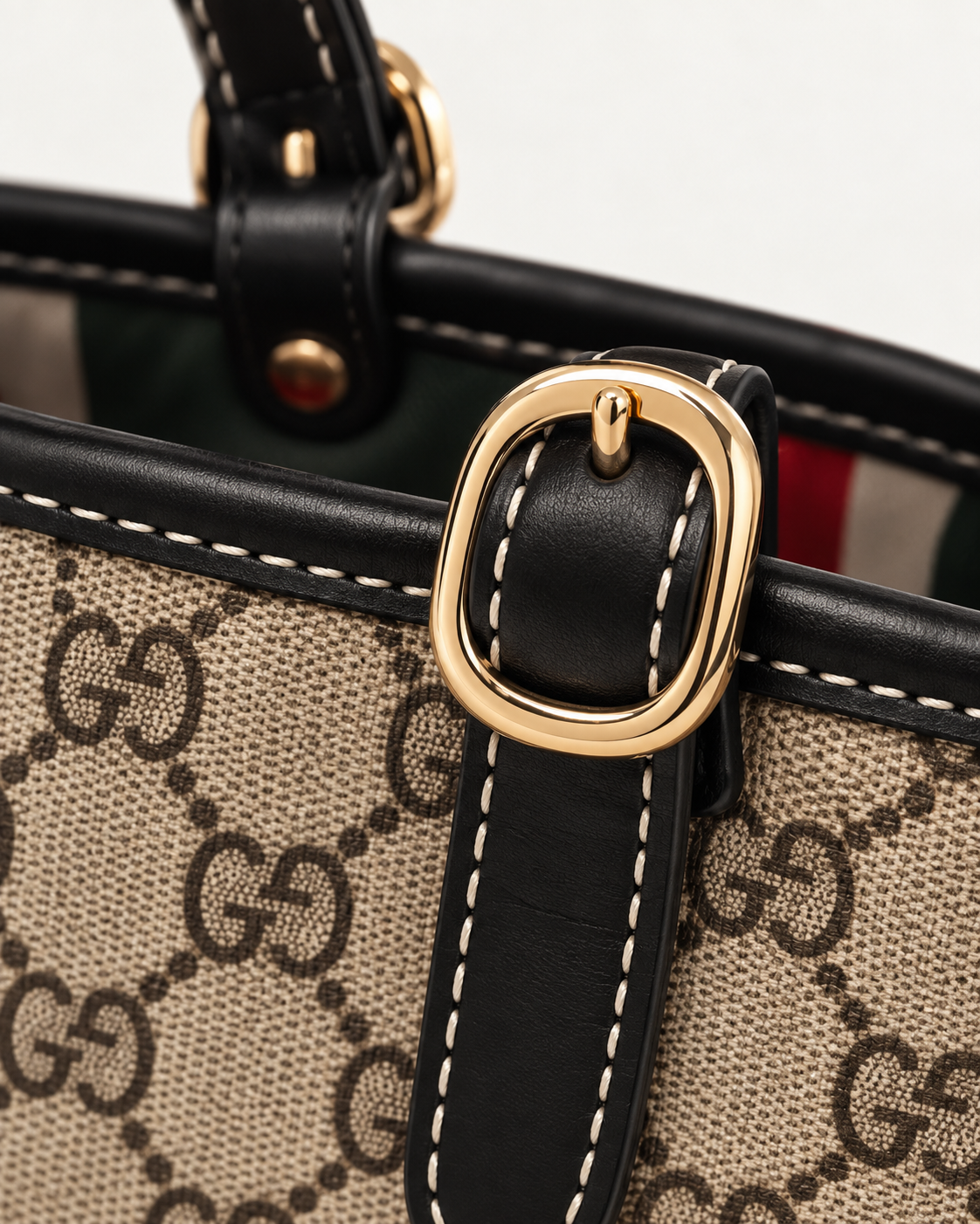 Gucci GG Emblem Mini ürün görseli 6